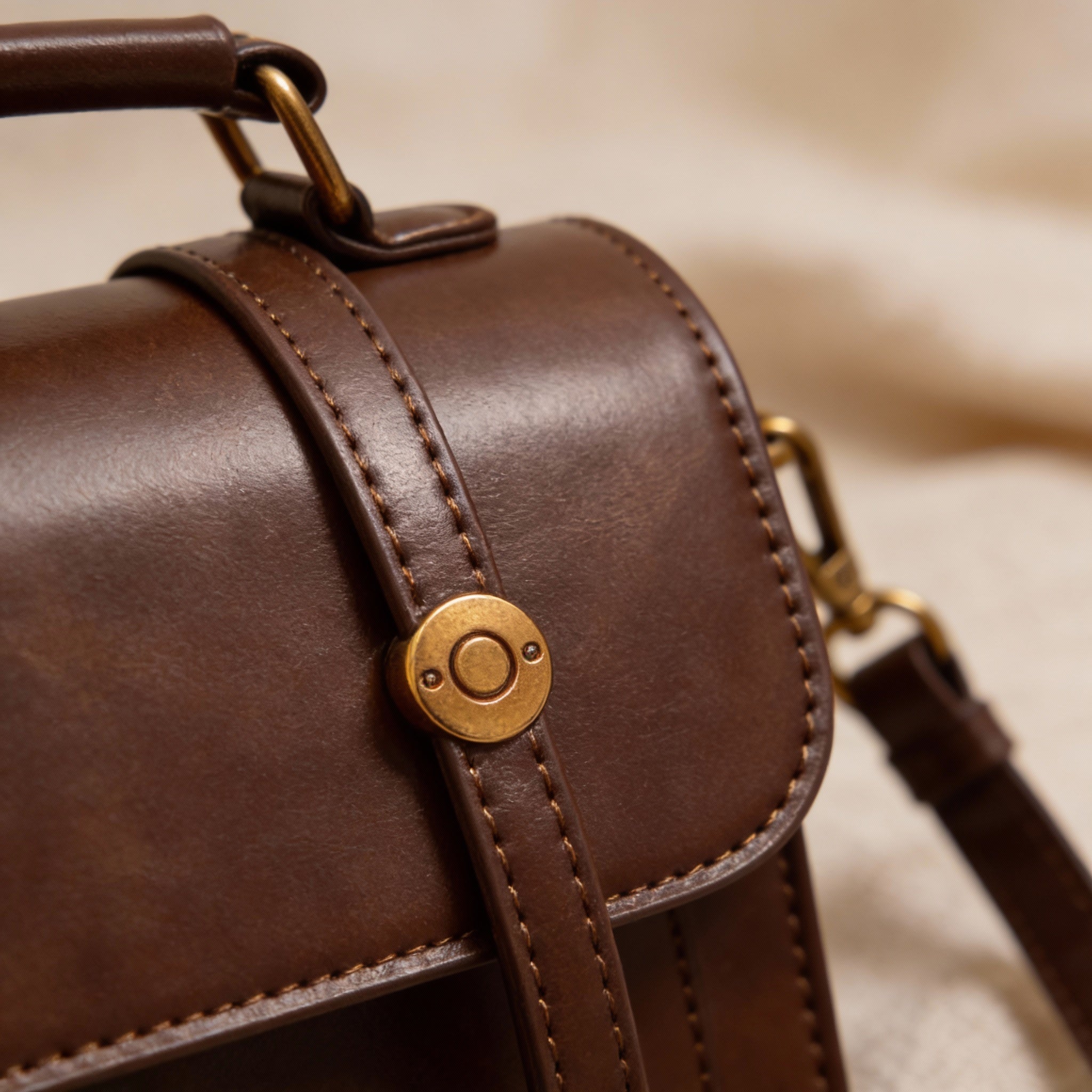 LEÀ - Mini Crossbody Bag